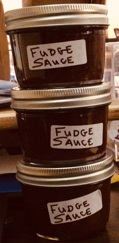 Vicky fudge sauce